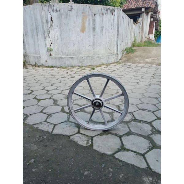 VELG DEPAN PALANG 8 RING 17