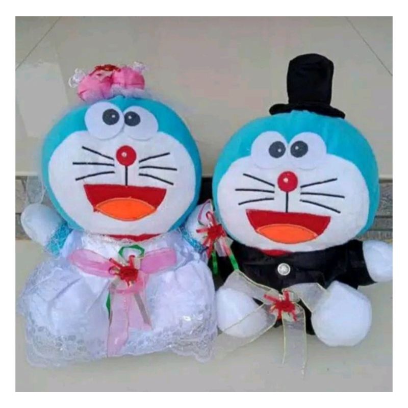 Boneka Doraemon pengantin sepasang