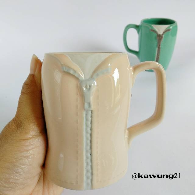 Mug Couple Warna Cangkir Gelas Keramik Lucu  Souvenir Barang Unik Cantik