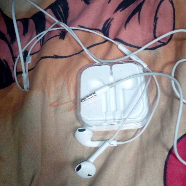Earphone iphone