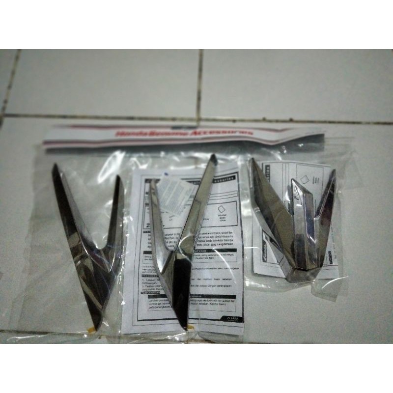 Paket Garnis Lampu + Garnis Knalpot Vario 125/150 NEW (2021)