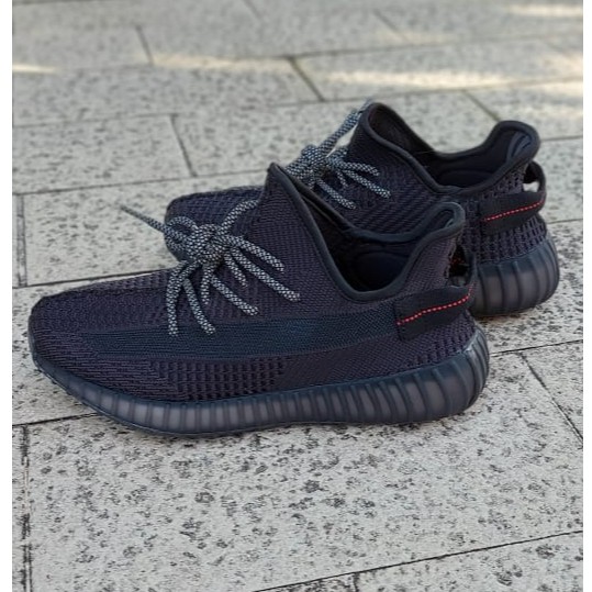 SEPATU SNEAKERS ADIDAS YEZZY 350V2 "BLACK STATIC"