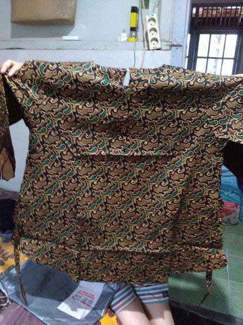 Atasan Batik Wanita Kantoran