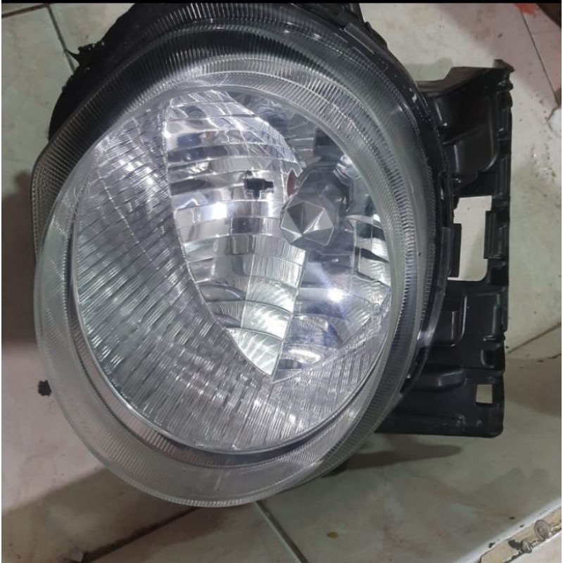 Headlamp lampu depan Nissan Juke