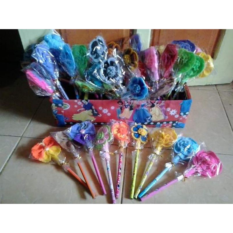 

Pensil hias flanel
