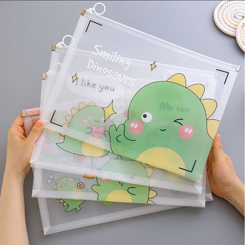 

Pouch Dino / Sakura / Animal / Unicorn Tempat Pensil Karakter Transparan Impor