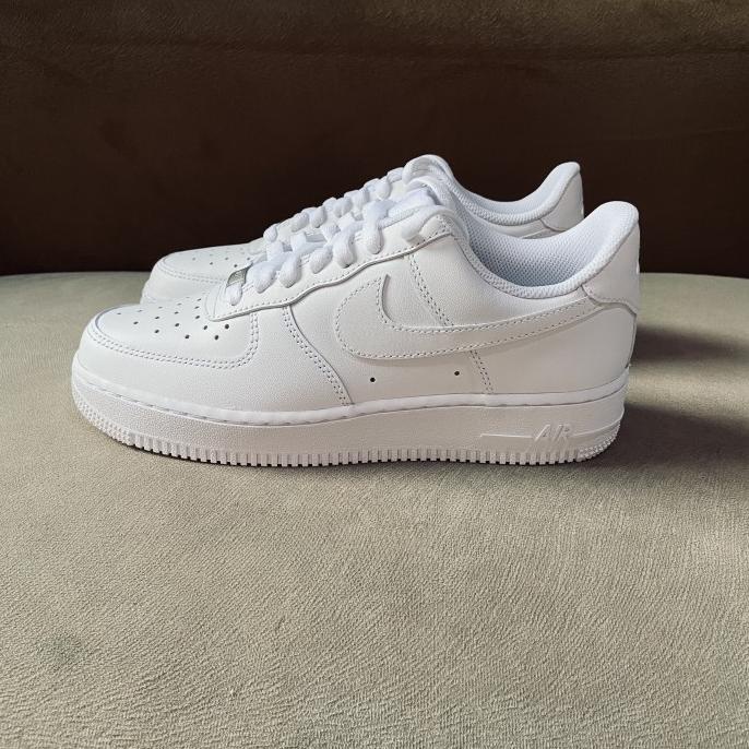 Nike Air Force 1 Triple White