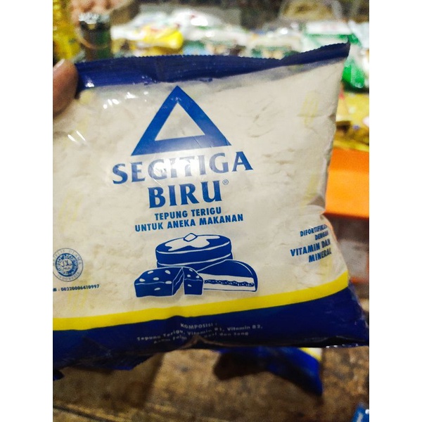 

Tepung Terigu Segitiga Biru 500 gr