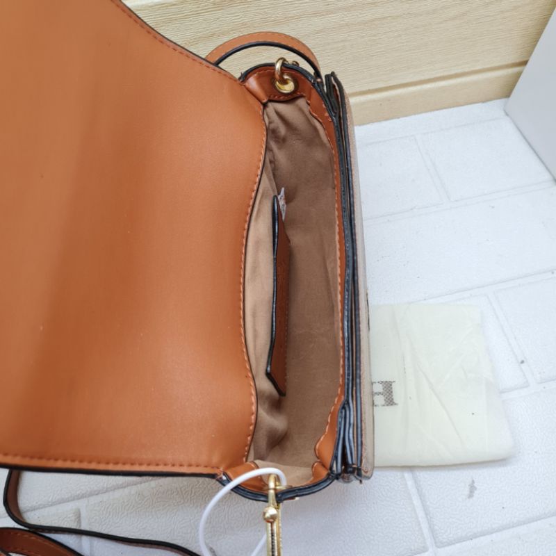 Coch half moon / Tas co@ch ellen crossbody signature import / tas coa ellen import uk 21x15x6