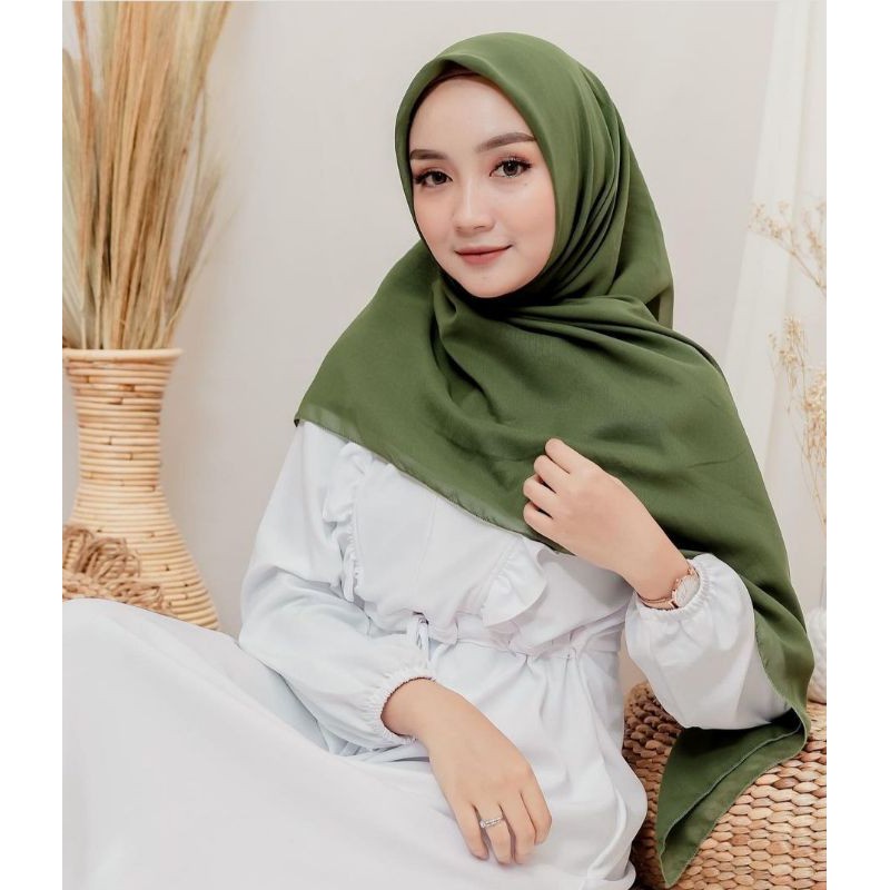 ❄️ GROSIR HIJAB MURAH✨ HIJAB ARMY clarabmini. HIJAB BELLA SQUARE HIJAU ARMY Kerudung Segiempat Polos