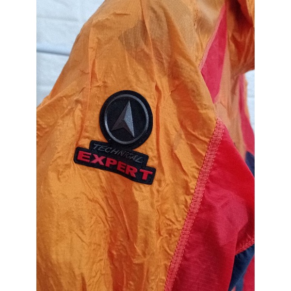 kolon Sport. Jaket Running