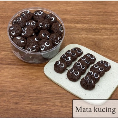 

Kue kering mata kucing