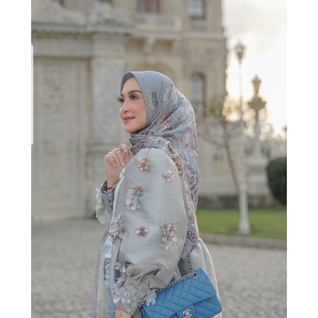 Buttonscarves the royal blue jeans preloved