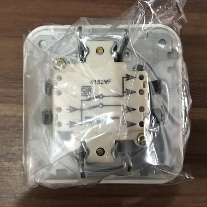 Saklar Dobel Seri Tanam IB Inner Bow Merk Broco Galeo Dengan Lampu