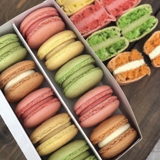 

MEDIUM MACAROON PREMIUM 5 PCS