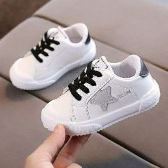 sepatu sneakers kets anak motif bintang terbaru