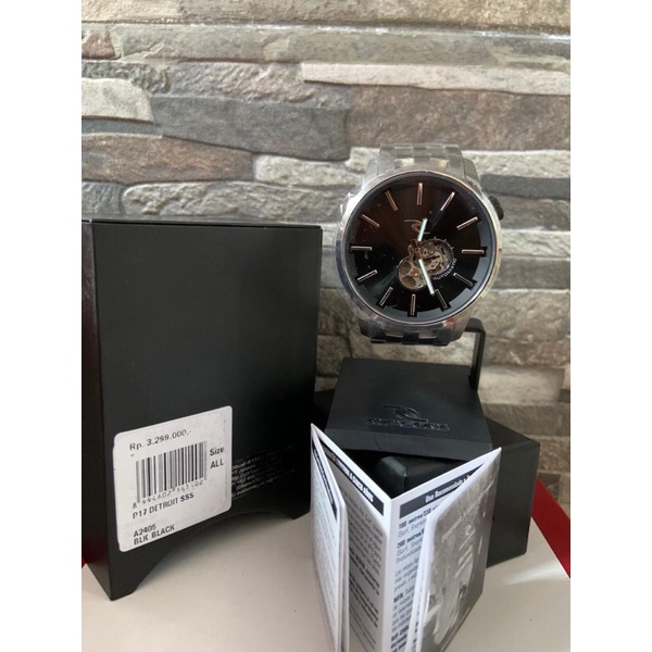 JAM TANGAN RIPCURL AUTOMATIC SILVER BLACK SIZE NORMAL ORIGINAL SALE