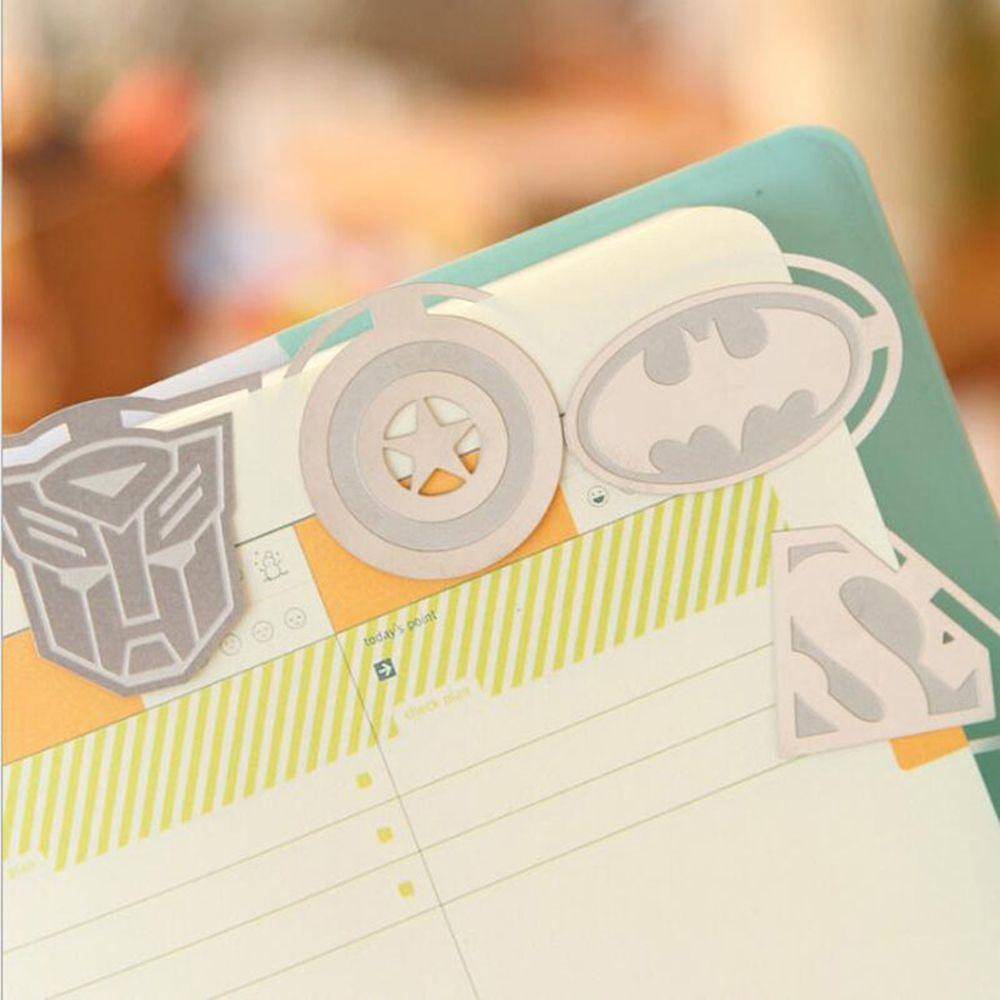 [Elegan] Klip Kertas Klip Buku Kreatif Hadiah Kualitas Tinggi Superman Membaca Perlengkapan Kantor Batman League of Legends Bookmark