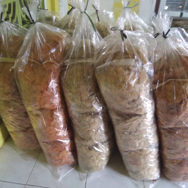 

KRIPCA_kripcos (kripik kaca) terbuat dari singkong