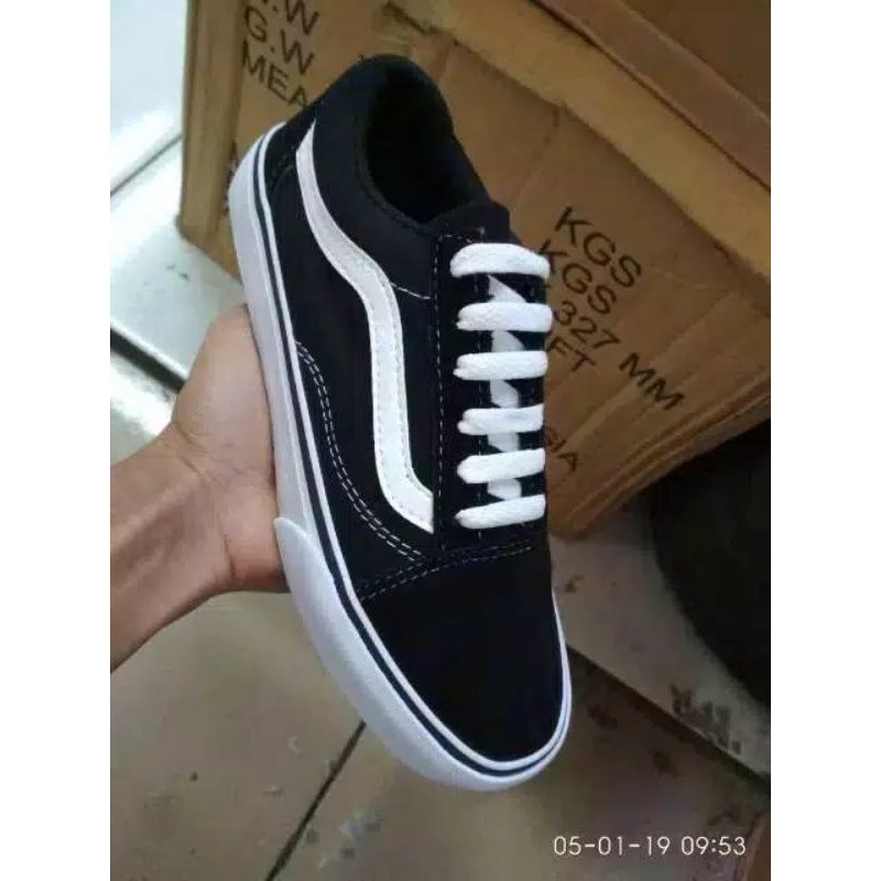 Sepatu Vans Old School