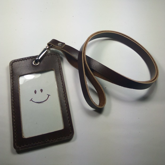 

✨ BISA COD✨ gantungan ID card kulit asli warna coklat | id card holder tali id car