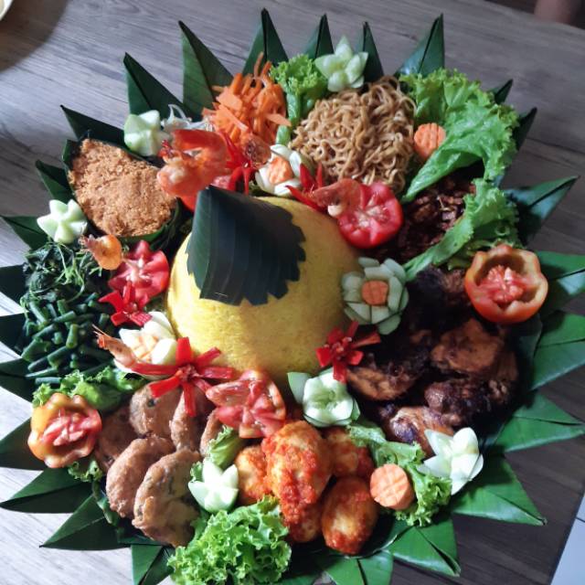 

Nasi tumpeng untuk 6 porsi