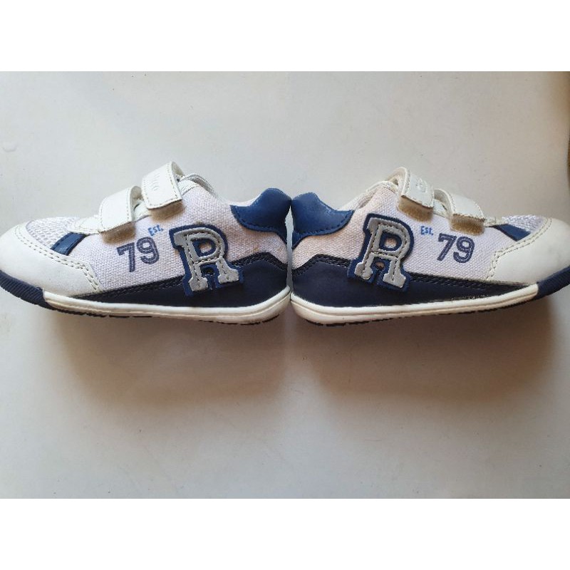 sepatu anak merk chicco