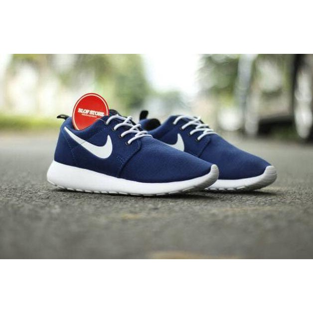 what store sells roshe runs