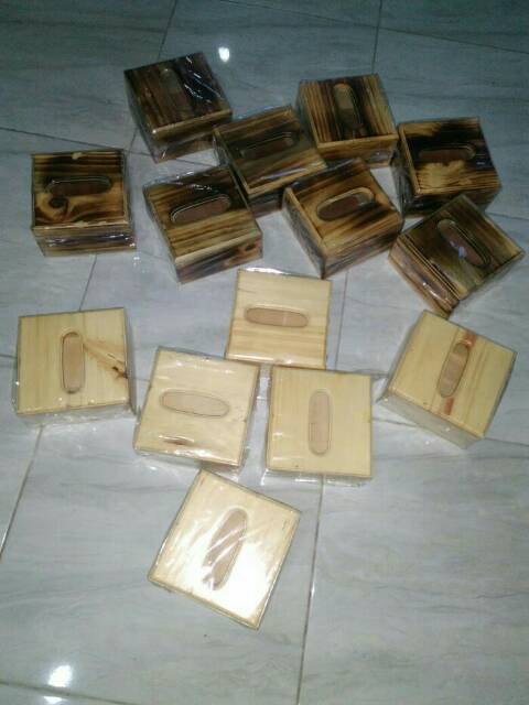 Kotak Tisu Kayu Pinus Kecil / Tempat Tisu Kayu Pinus Kecil (Tissue Box)