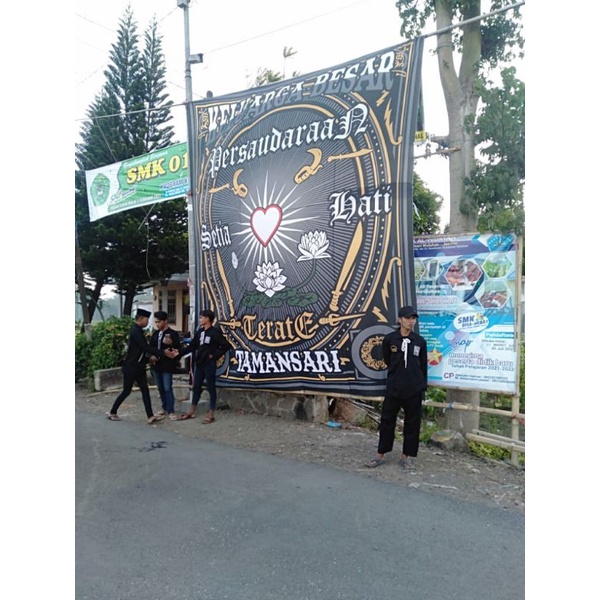 giant flag, custom bendera desain suka-suka