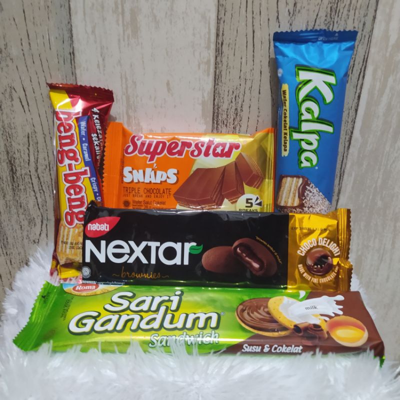 

Jajanan 2 ribuan Beng-beng/ Superstar/ Nextar/ Kalpa/ Sarigandum / Nabati Coklat