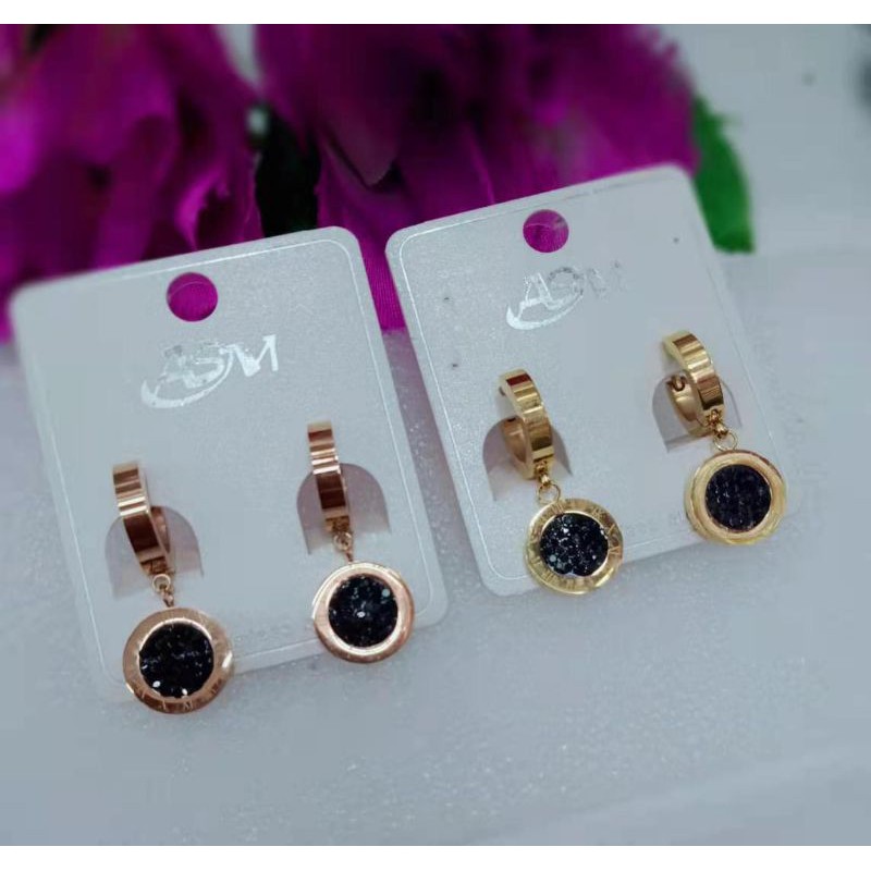 Anting titanium mata hitam