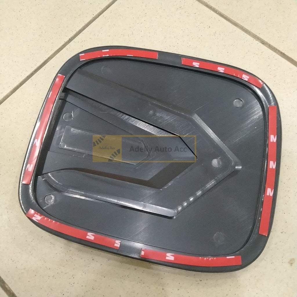 Tutup Tangki Bensin Tank Cover Redline Mobil Toyota Fortuner Warna Merah Hitam Doff