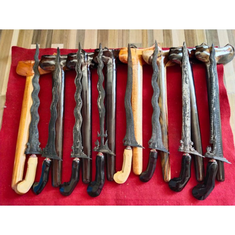 Keris pamor sepuh (phusaka)