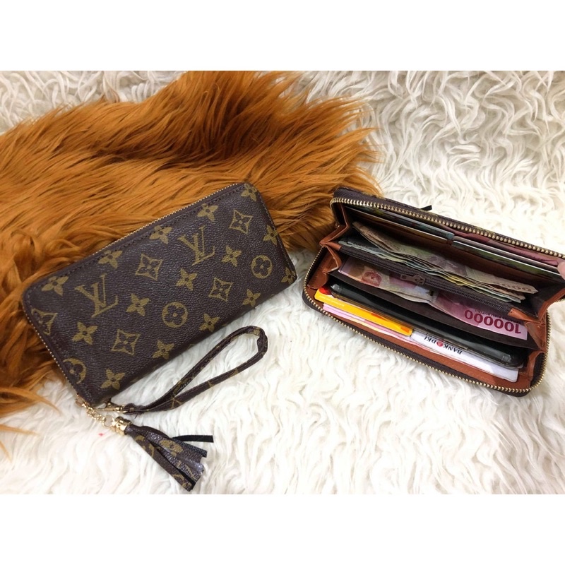 Dompet lv