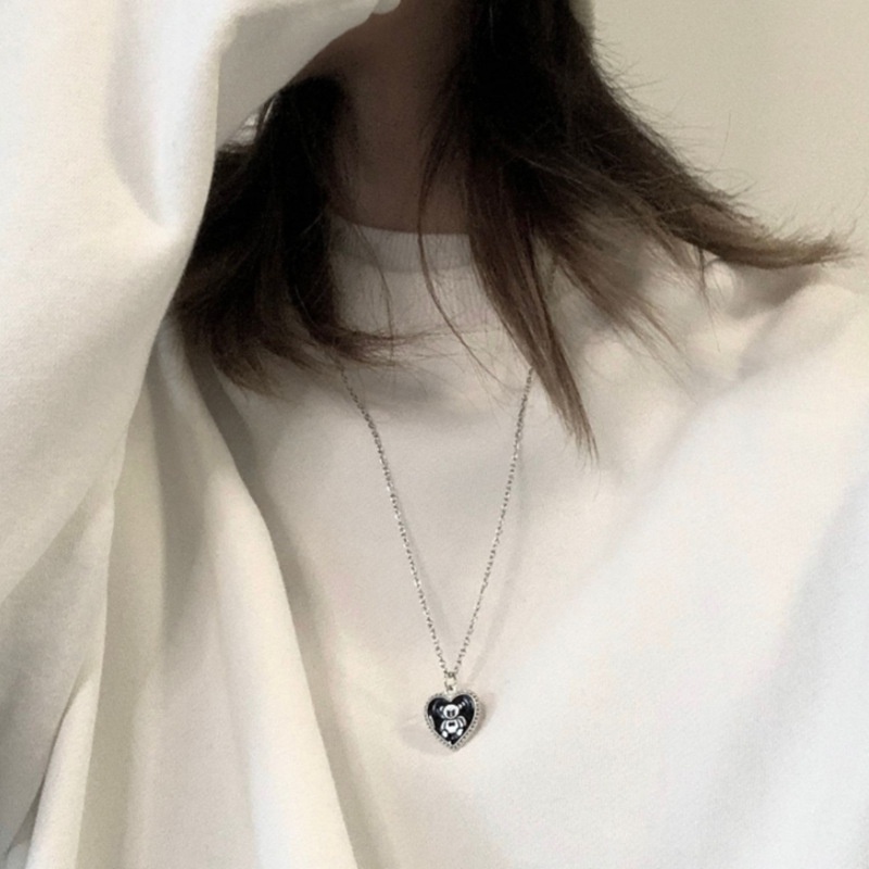 COD❤️Kalung Love Hitam Wanita Fashion Korea Cinta Bear Rantai Sweater Panjang Hip-Hop Sederhana Serbaguna Gelap Manis Keren Untuk