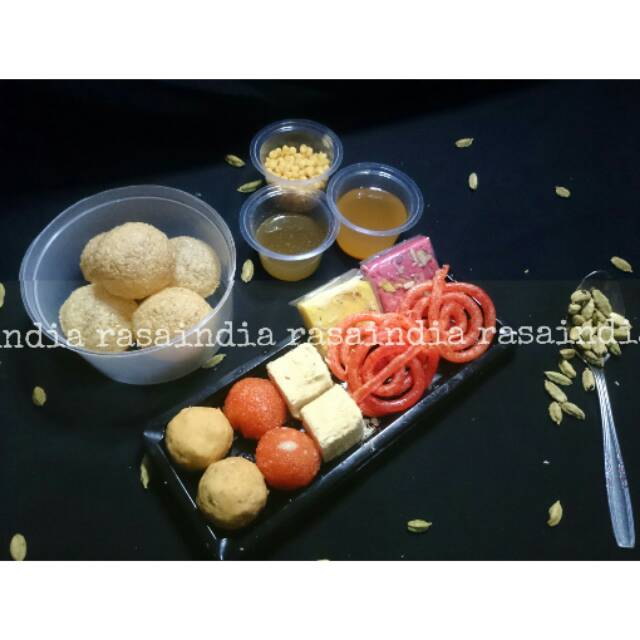 

Paket burfy/pani puri/kaju/ladoo/laduu