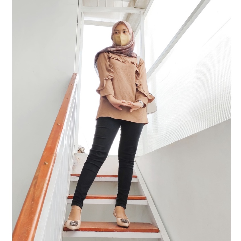 VANDA RUFFLE BLOUSE matt crincle airflow