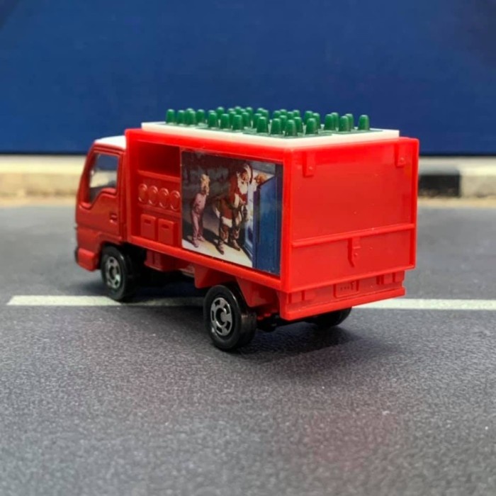 Tomica Kuji 8 Coca Cola Art Collection Route Truck Santa Claus China