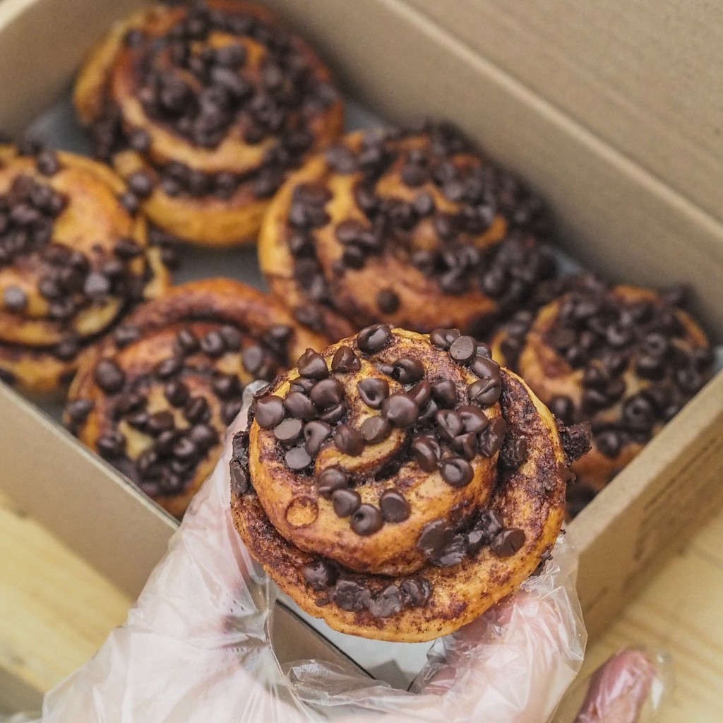 

Chocolate Chips Cinnamon Rolls (Mini Size) - 6pcs