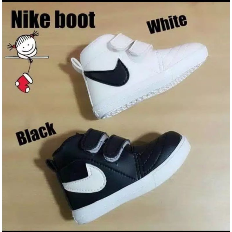 Nike boots anak hitam putih