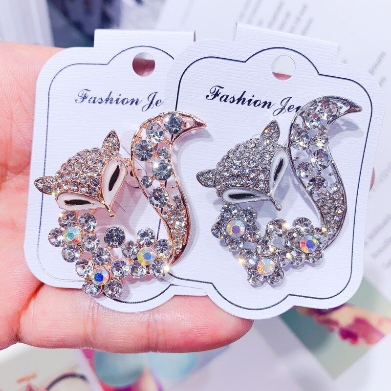 (COD) 2022 Bros / Pin Fashion Bentuk Rubah Aksen Zircon Warna Gold / Silver Untuk Perhiasan Wanita