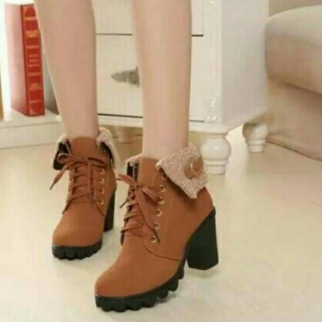 sepatu wanita boots AT043