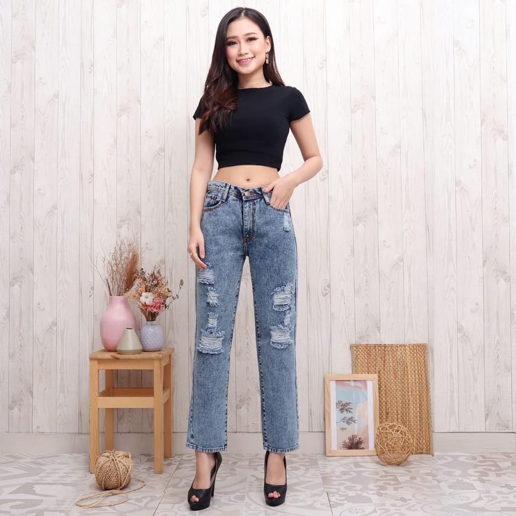 FWR - CELANA JEANS BOYFRIEND RIPPED WINDY