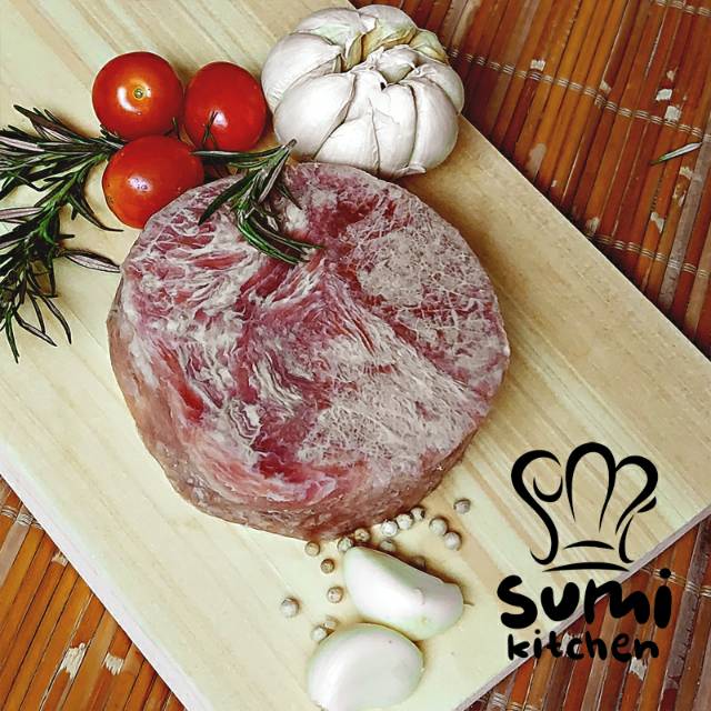 

DAGING SAPI MELTIQUE WAGYU ROUND TENDERLOIN BEEF STEAK 200 gr