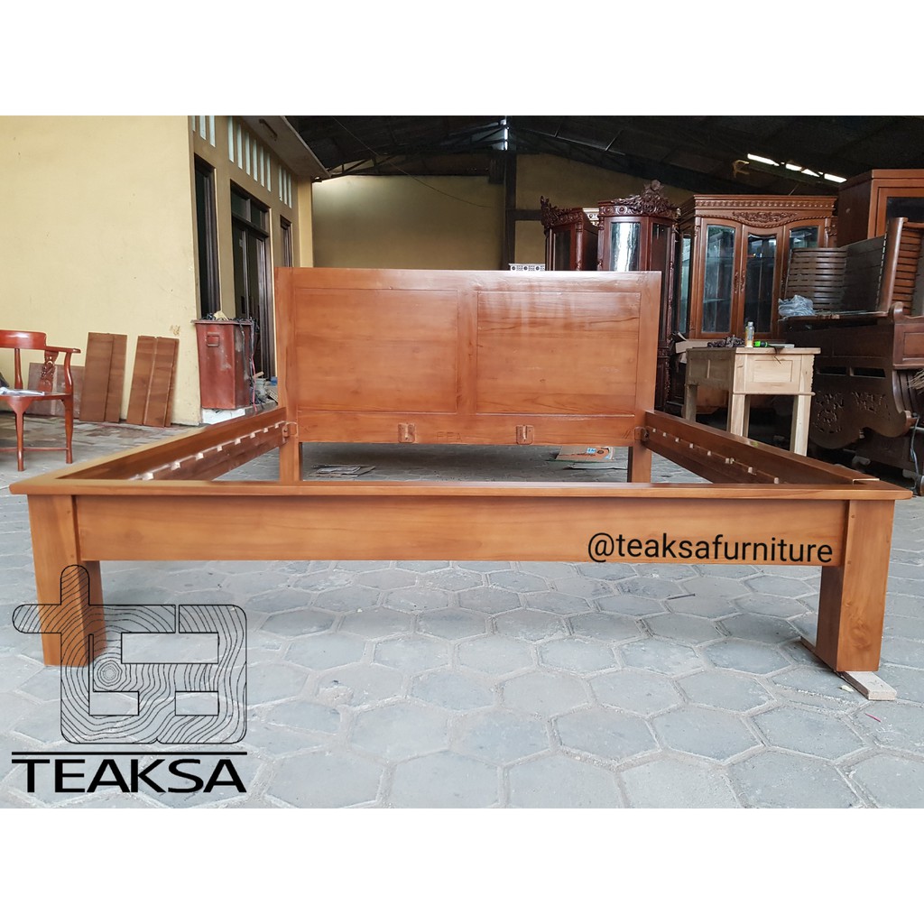 Dipan Ranjang Tempat Tidur Minimalis Jati Kotak Polos ukuran 180x200cm