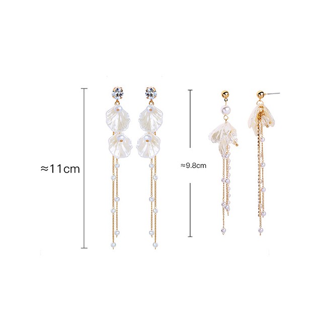 LRC Anting Tusuk Fashion Asymmetric Shell Pearl Earrings F94041