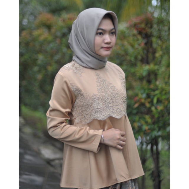 Rima Blouse Gold