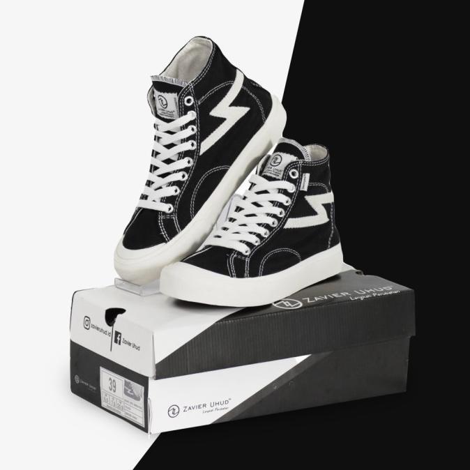 Sepatu Sneaker Zavier Uhud Ahmad Yani HI Hitam Putih Canvas Original