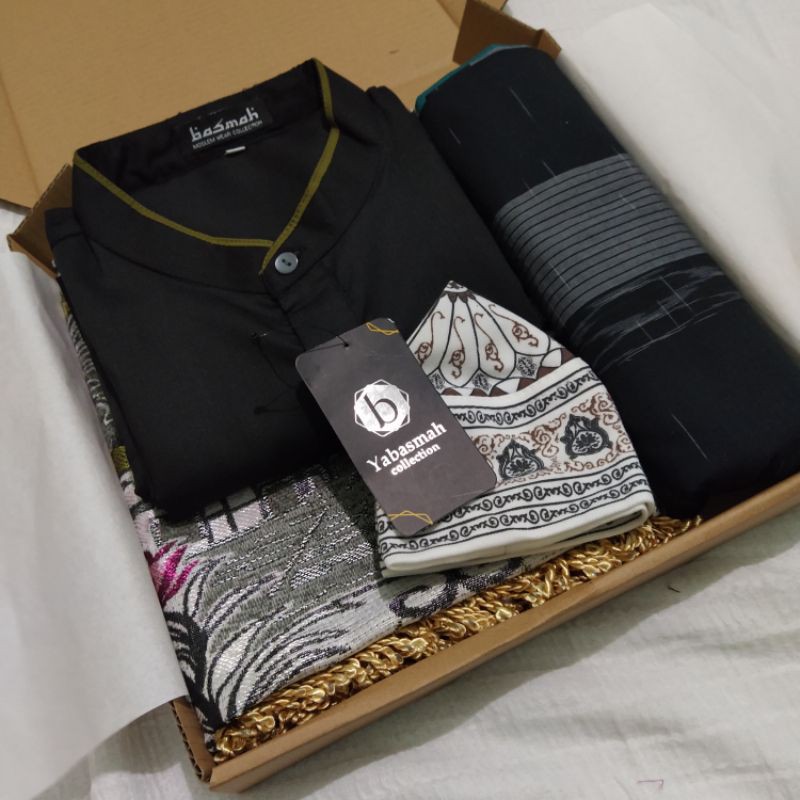Hampers Koko Taqwa + Sajadah Sarung Peci (by Basmah /Yabasmah Collection)